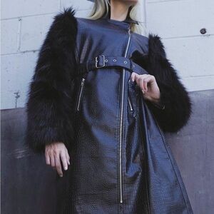 Elegant Black Leather Jacket with Faux Fur Sleeves